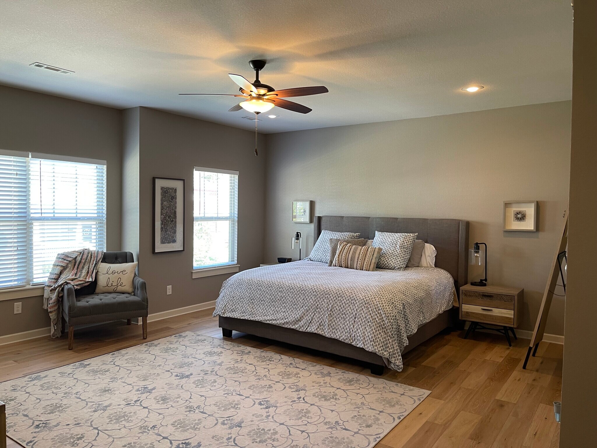 Building Photo - 3810 W Pawnee Rd