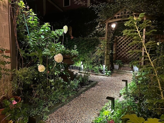 Building Photo - 93 Third St