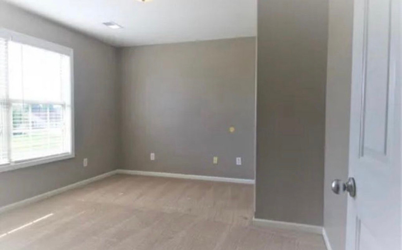 Building Photo - 428 Greathouse Dr