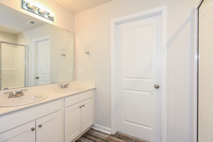 Building Photo - 2917 Ember Brook Ct