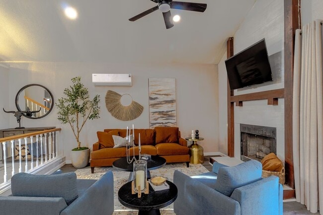 Building Photo - 911 Rockwall St