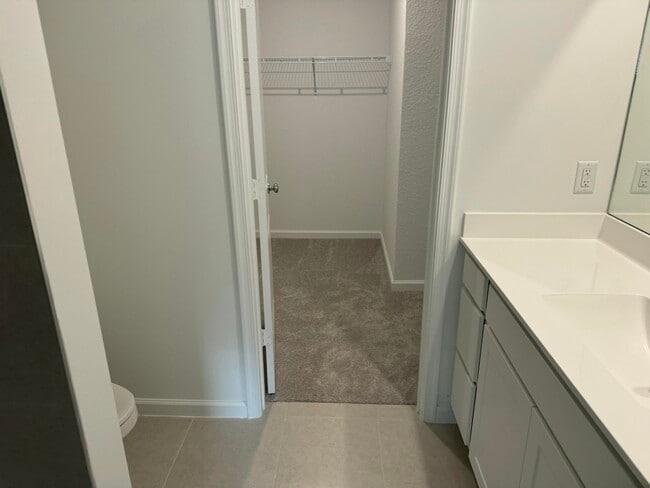 Building Photo - 673 Carlyle Wy