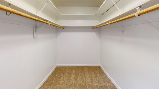 Building Photo - 827 Las Gallinas Ave