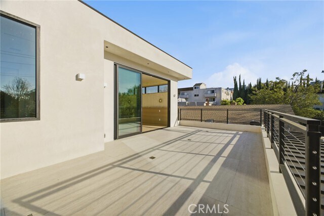 Building Photo - 4827 Stansbury Ave