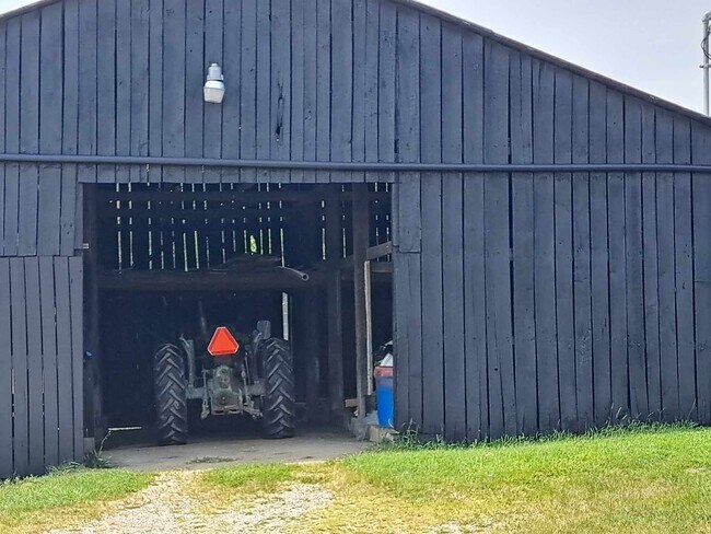 Building Photo - 205 N Ware Chappel Rd