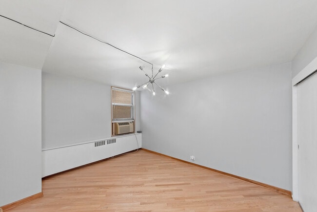 Building Photo - 3950 N Lake Shore Dr