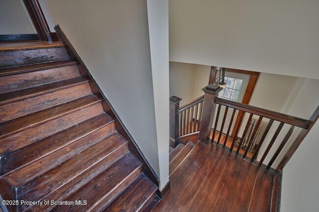 Building Photo - 1025 Ridge Ave