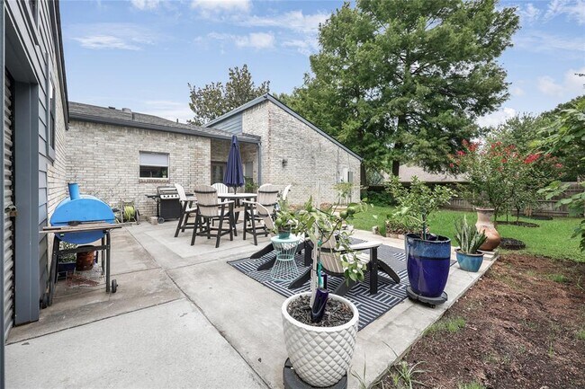 Building Photo - 28831 S Diamondhead
