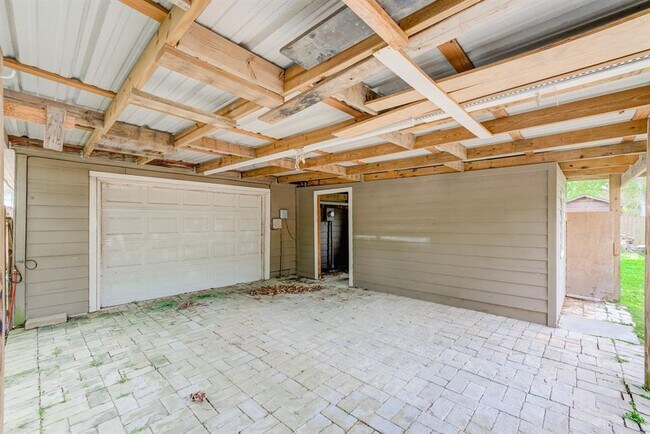 Building Photo - 560 Landfall Ln