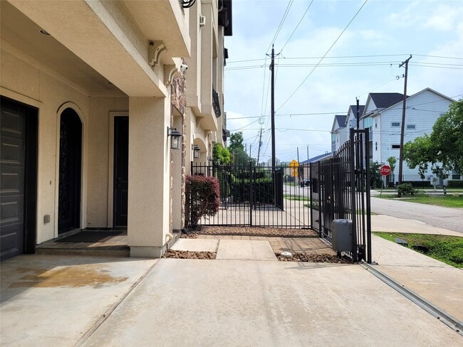 Building Photo - 1508 Fowler St