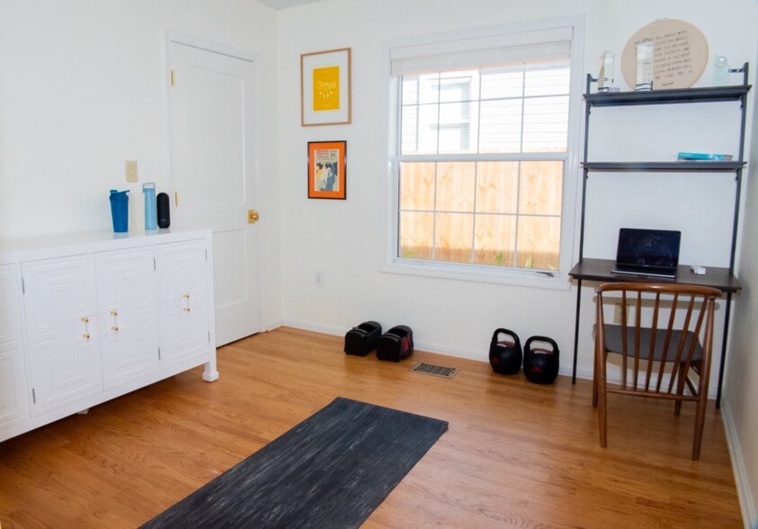 Bedroom 2 - 870 Vera St SE