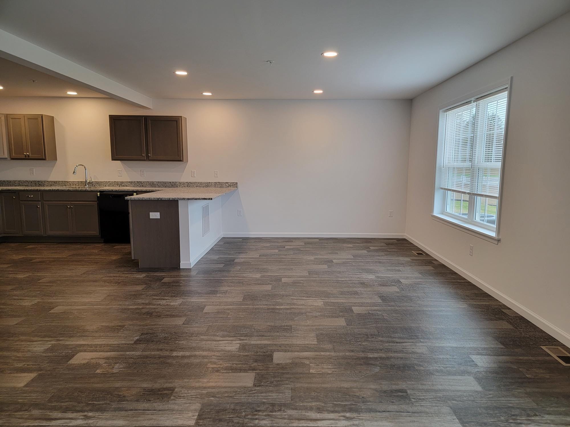 Building Photo - 149 Robert Cir