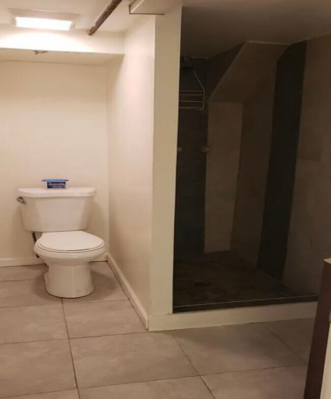 Building Photo - 42 Cottage St