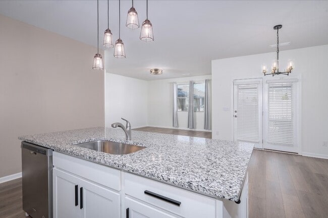 Building Photo - 700 Pintail Pointe