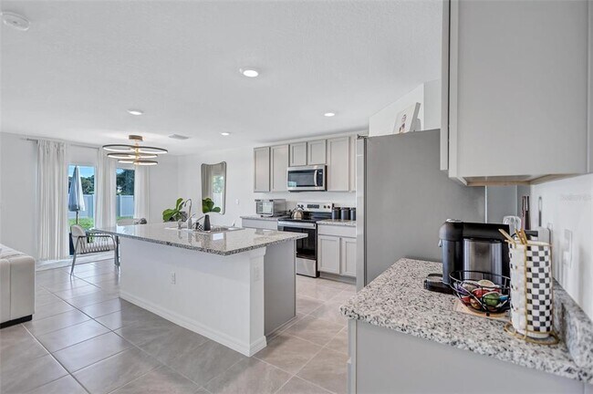 Building Photo - 7601 Rosewood Gdn Lp