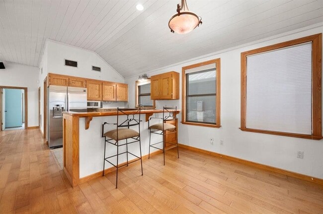 Building Photo - 1811 Waterston Ave