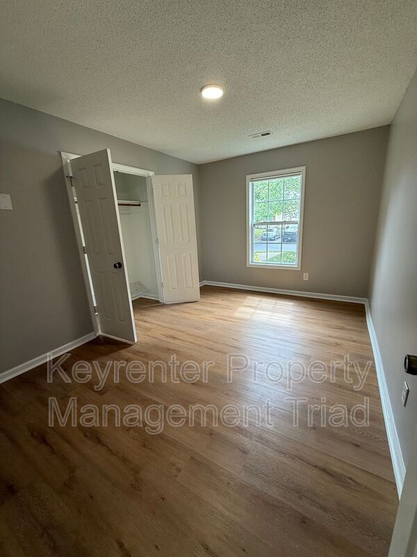 Building Photo - 3957 Cobblestone Bend Dr