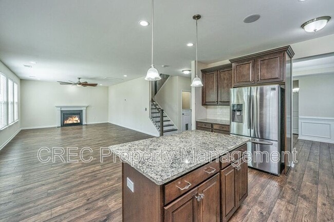 Building Photo - 201 Bigleaf Ct