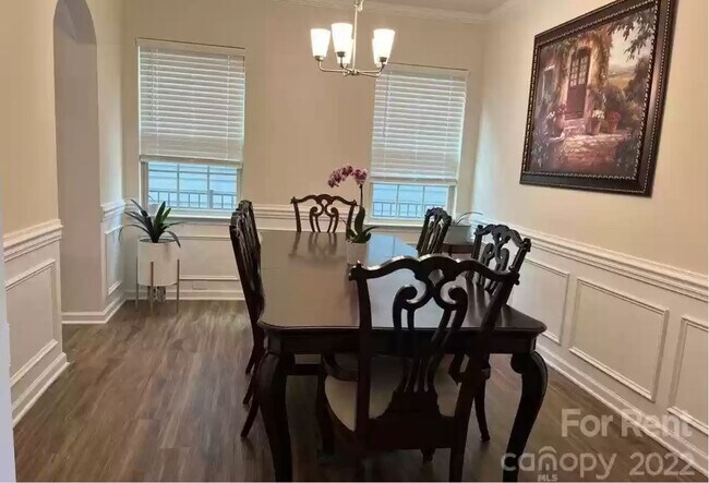 Building Photo - 1713 Wildwood Terrace Trl