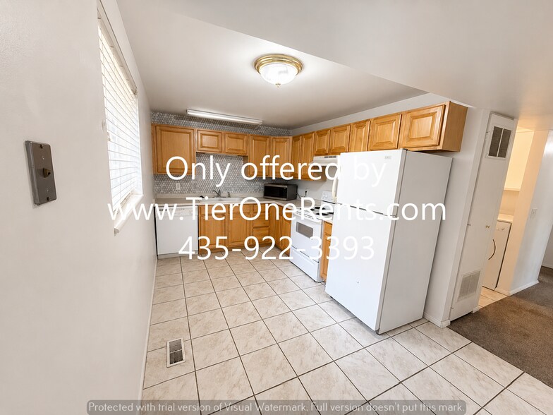 Building Photo - NO DEPOSIT option available for qualified renters with Obligo!