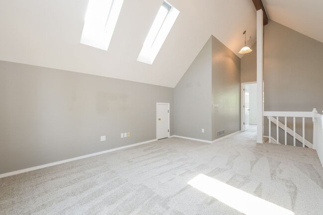 Building Photo - Beautiful 3 Bed / 2 Bath Single Family Hom...