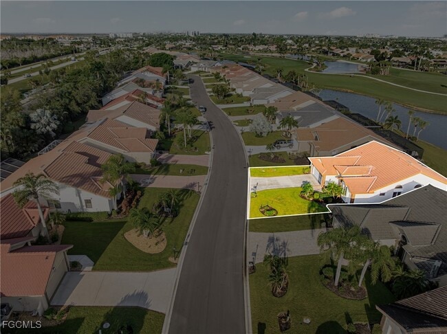 Building Photo - 12630 Kelly Palm Dr