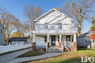 Building Photo - 2226 W Sylvania Ave