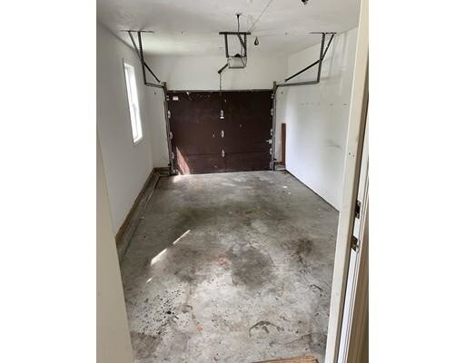 Building Photo - 206 Tamarack Ln