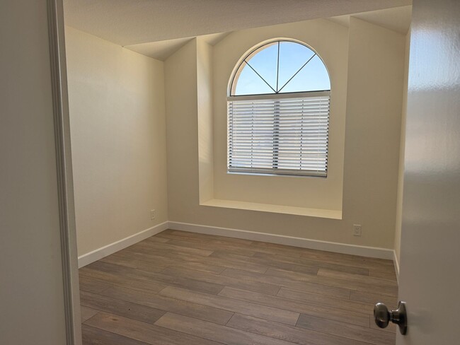 Building Photo - 6254 E Twin Peak Cir