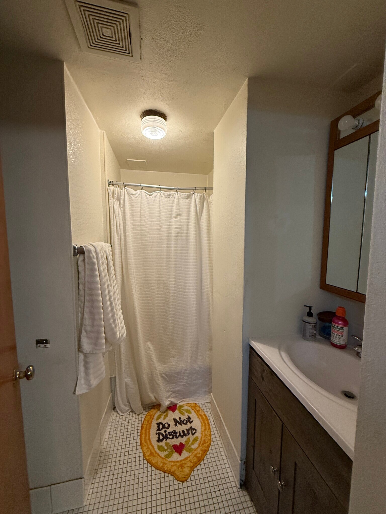 Building Photo - 612 Howard Plz