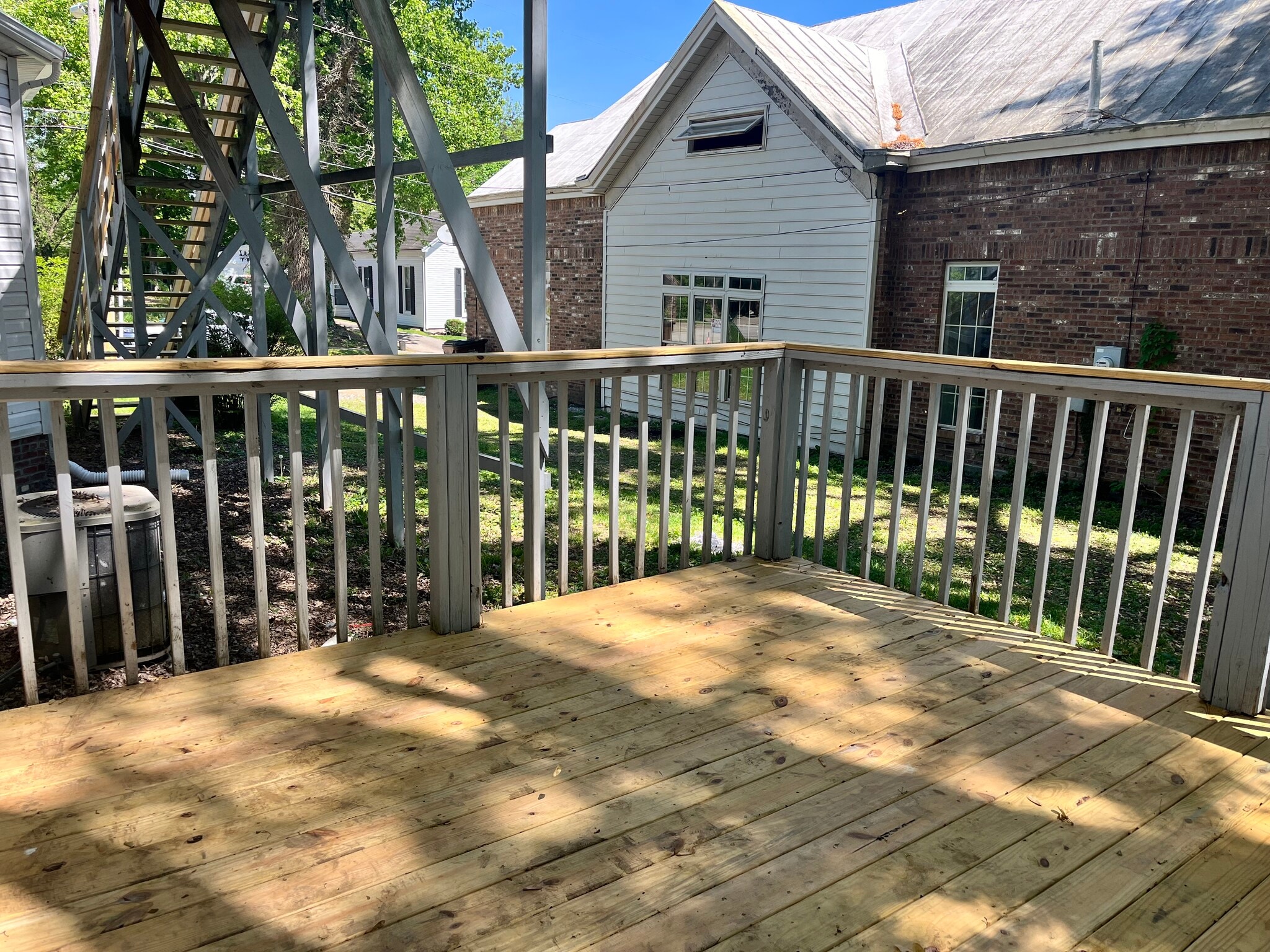 patio - 112 Clay St