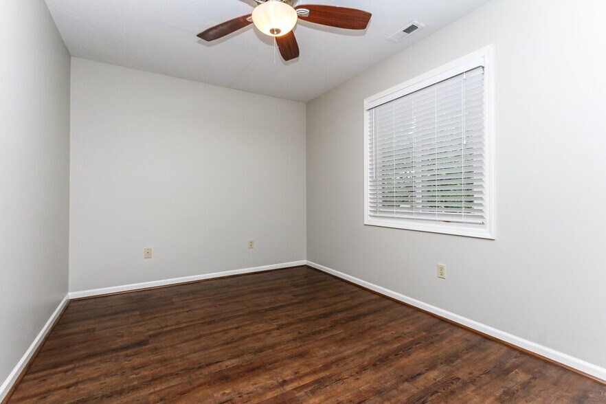 Building Photo - 9119 Lansburgh Ct