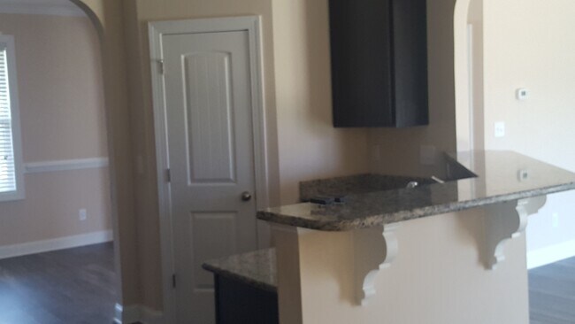 Building Photo - 302 Catamaran Rd