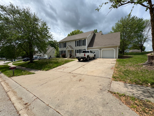 Building Photo - 7010 N Agnes Ave