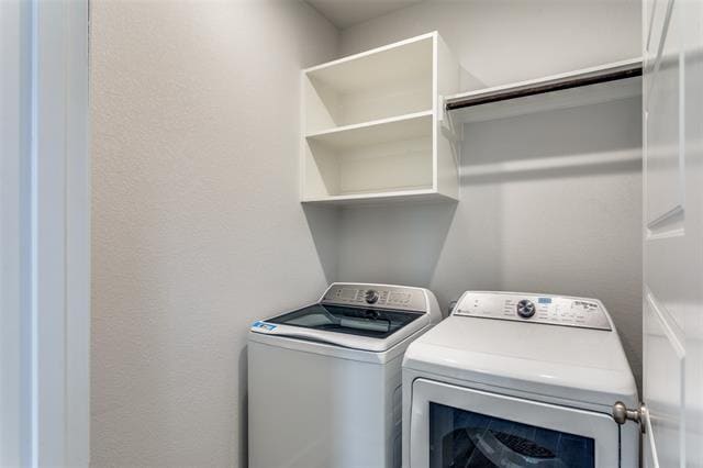 Building Photo - 2121 Eastus Ln