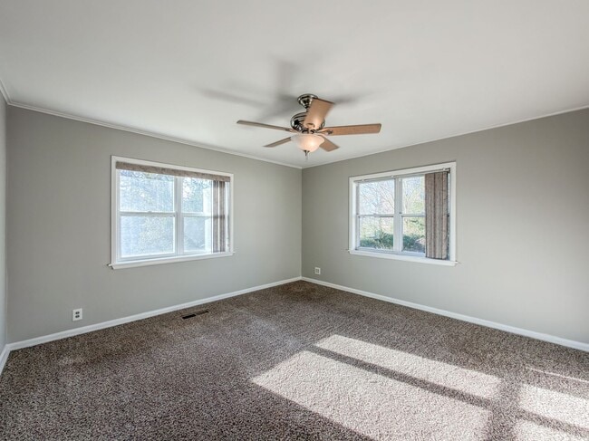 Building Photo - Newly Updated 3 Bed, 2 Bath Home in Greenwood