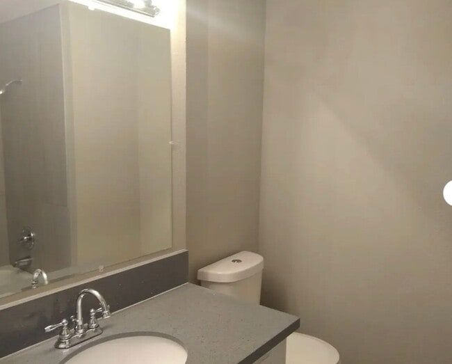 Building Photo - Beautiful 3 bedroom ranch on quiet cul-de-...