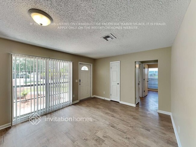 Building Photo - 106 Euclid Loop