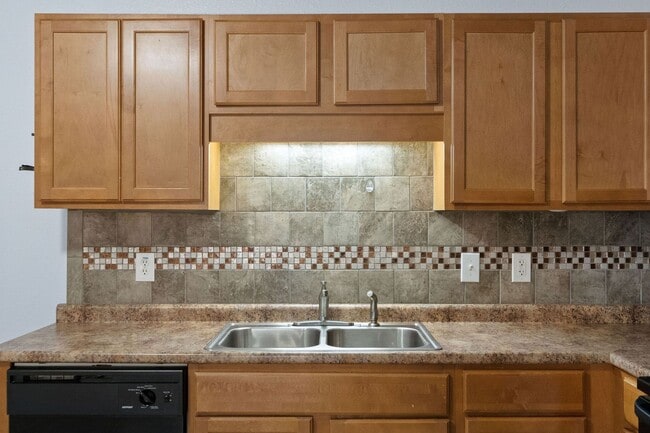 Building Photo - 504 Luxury Dr