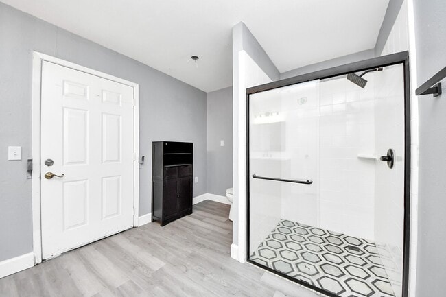 Building Photo - 5606 Elmlawn Dr