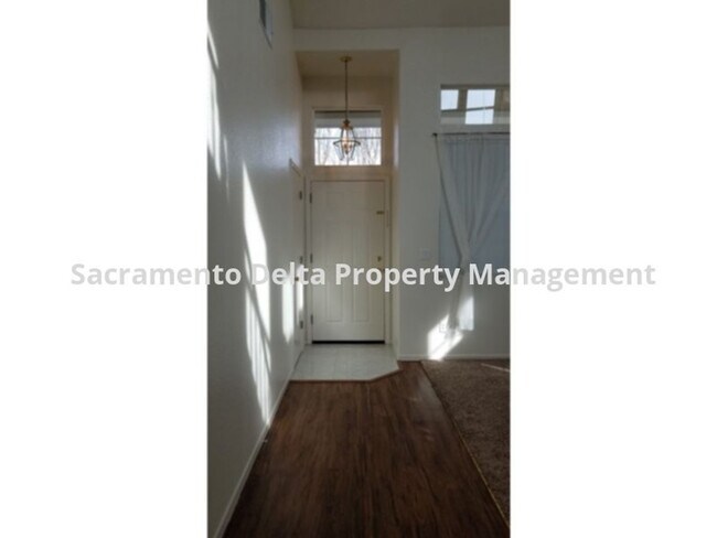 Building Photo - ***COMING SOON*** 4 Bedroom 2.5 Bathroom Home in Folsom's Natoma Station
