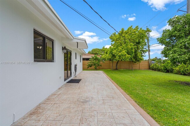 Building Photo - 5110 SW 106th Ave
