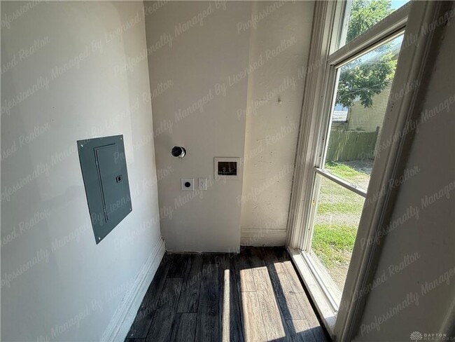 Building Photo - 314 Selma Rd