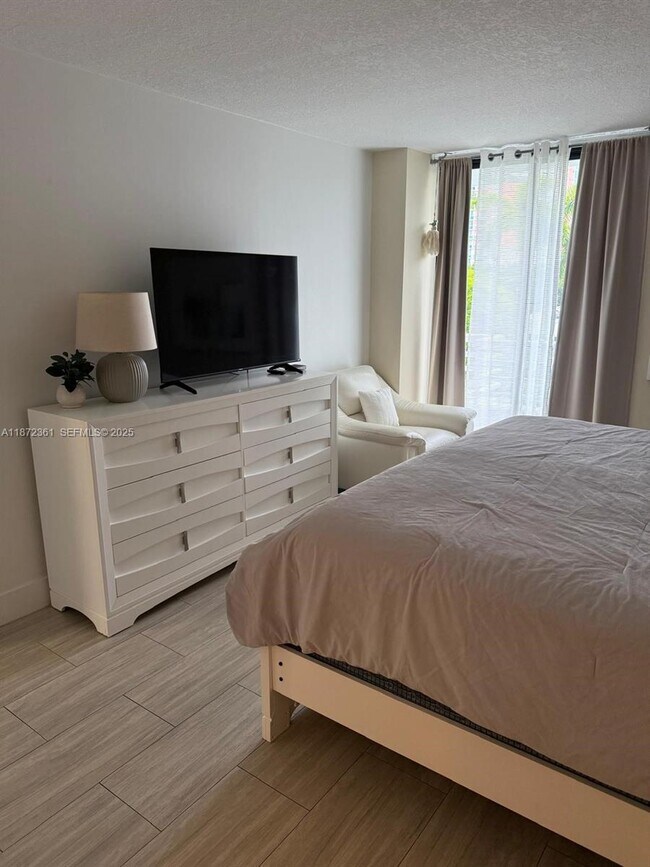 Building Photo - 3300 NE 192 St