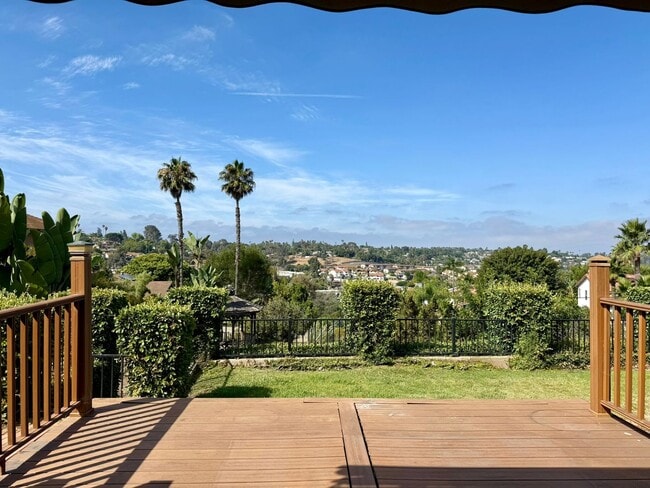 Building Photo - Country Charmer w/ Views Galore!