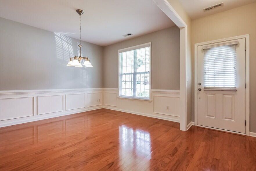 Building Photo - 117 Pearson Place