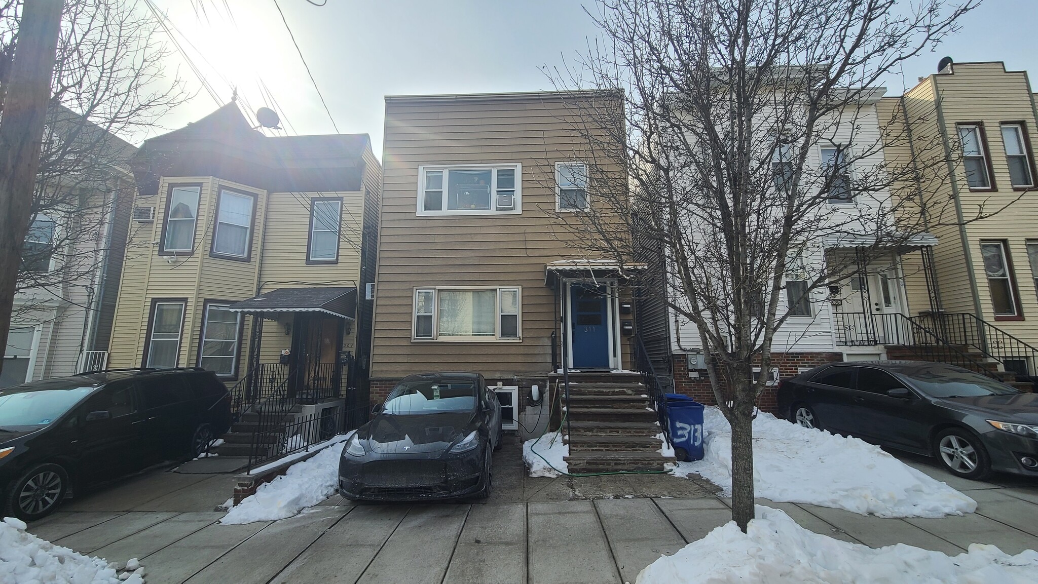 Building Photo - 311 3rd St