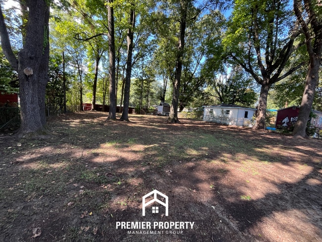 Building Photo - 5435 Whitworth Rd