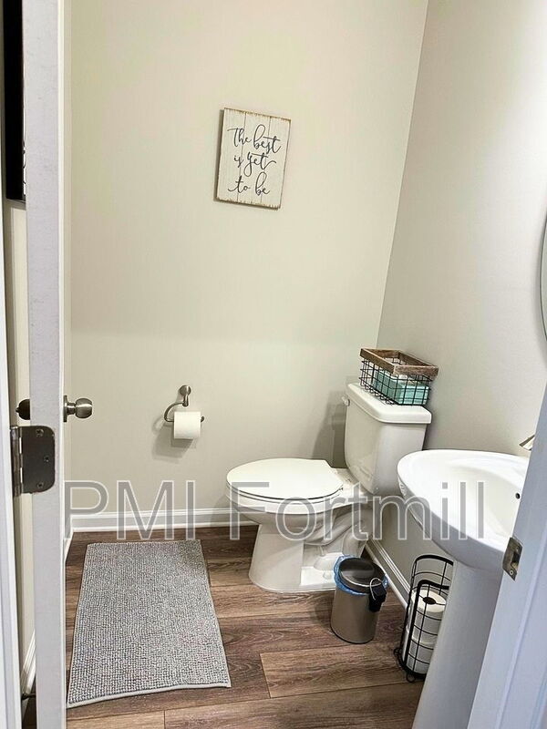 Building Photo - 8027 Overmeadow Ln