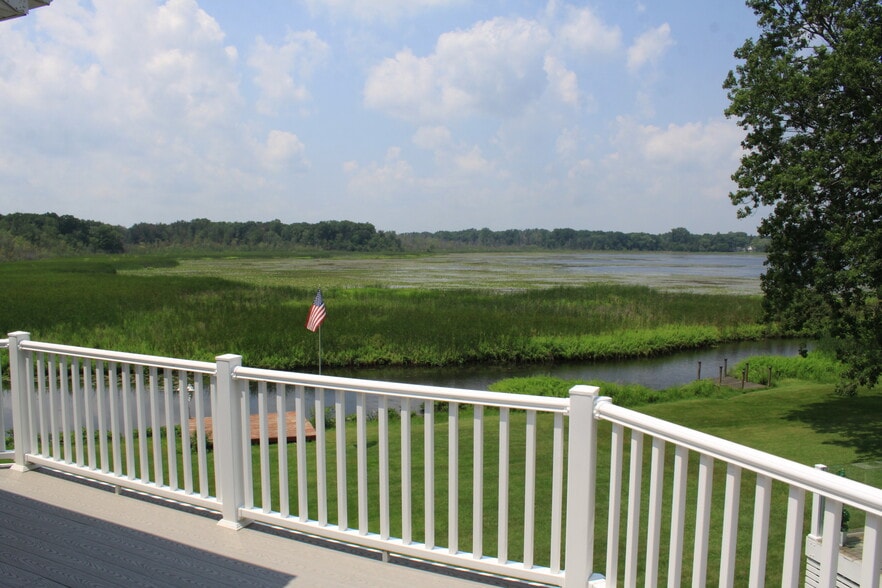 Deck Views - 15920 Short St